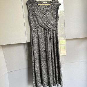 CHAUS Women Size M Multicolor V Neck Short Sleeveless dress paisley A Line